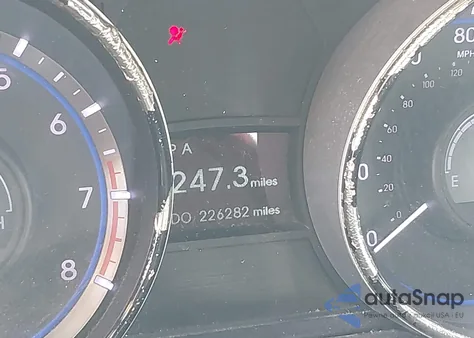 2013 Hyundai Sonata Limited z USA, uszkodzony, nr VIN 5NPEC4AC5DH567326